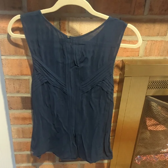 Elegant Navy Sleeveless Top - Picture 2 of 3